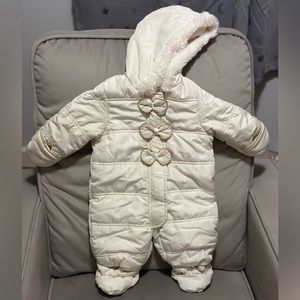 Baby infant NWOT footed snowsuit First Impressions size 0-3 months NEVER WORN